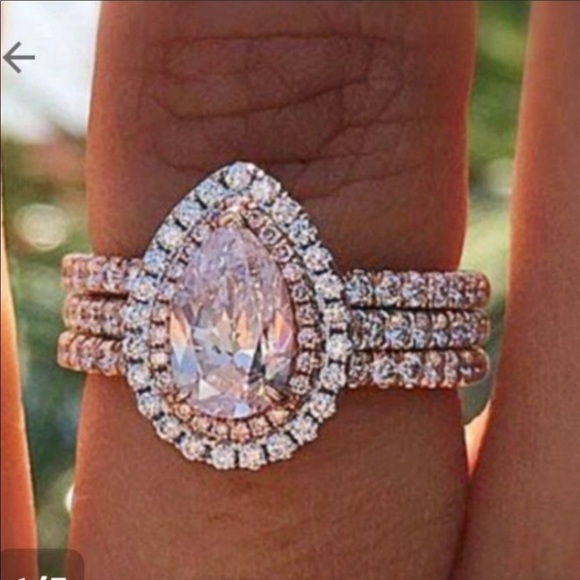 - Jewelry - Pink Clear CZ Pear Drop Statement Ring Size 6 NWT